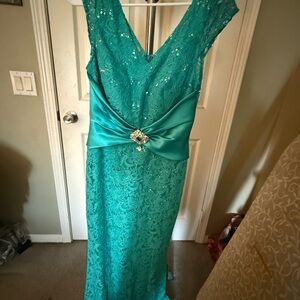 Elegant Teal Evening Gown